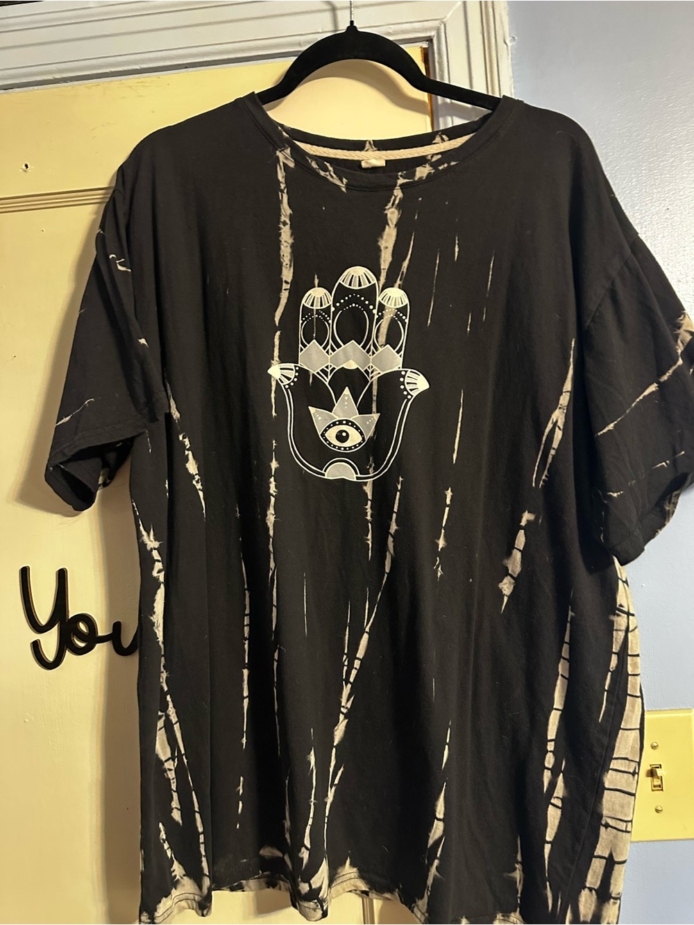 Black Hamsa Graphic Tie-Dye womens T-Shirt
